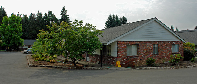 Candalaria Plaza Apartments in Salem, OR - Foto de edificio - Building Photo