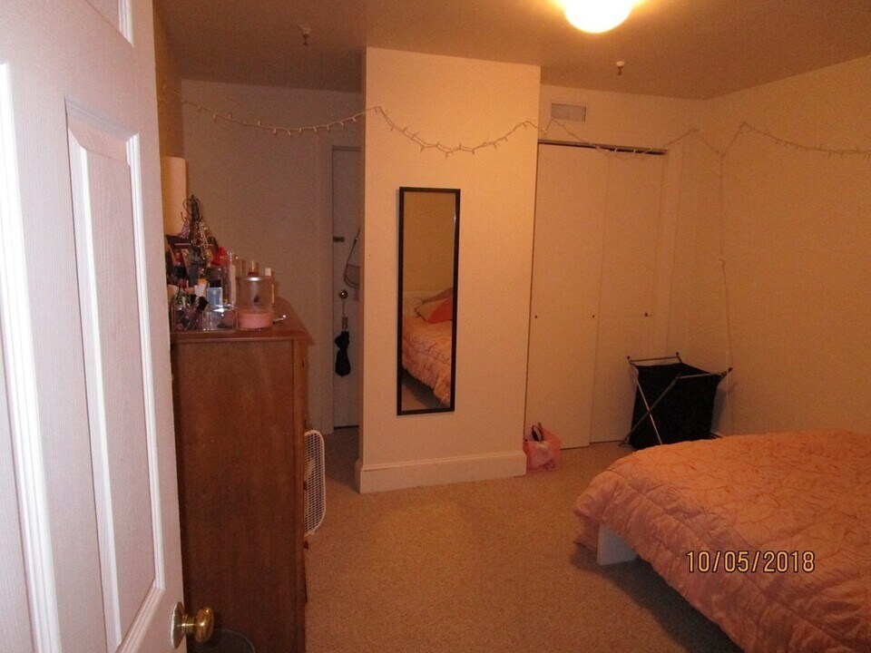 120 Riverway, Unit 99 in Boston, MA - Building Photo