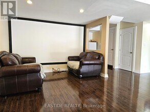 33 Valmont Ave in Richmond Hill, ON - Building Photo - Building Photo