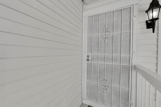 106 Sun Isle Cir in Treasure Island, FL - Building Photo - Building Photo