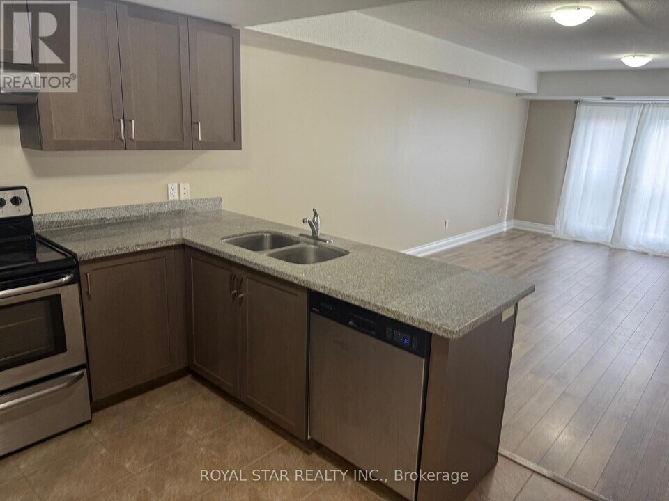 64 Frederick Dr in Guelph, ON - Building Photo