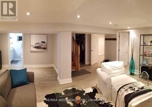 606 Conacher Dr in Toronto, ON - Building Photo - Building Photo