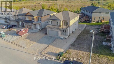 22 Willson Dr in Thorold, ON - Building Photo - Building Photo