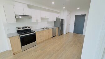 181 Elmira Rd S in Guelph, ON - Building Photo