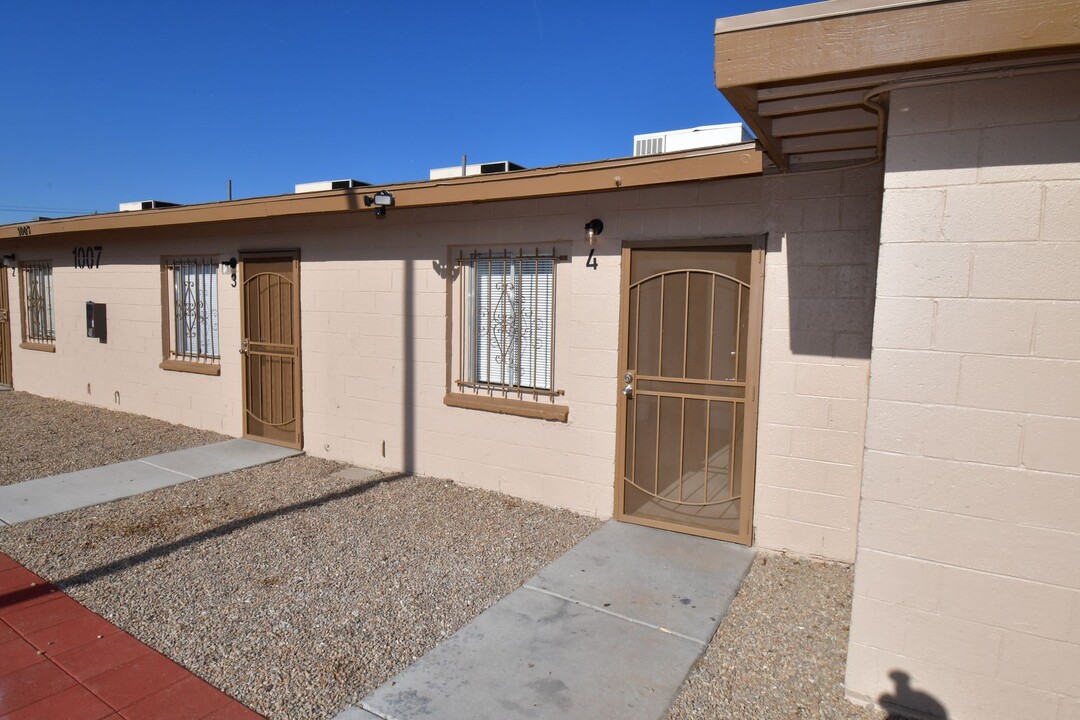 1007 C St in Las Vegas, NV - Building Photo