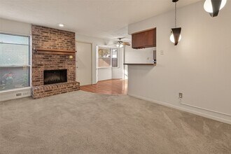 13424 Castilian Dr in Houston, TX - Building Photo - Building Photo