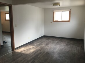 221 4th St NE, Unit 223 in Mason City, IA - Building Photo - Building Photo