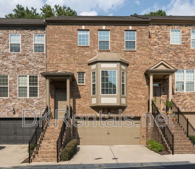 property at 921 Hickory Leaf Ct SE