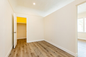 Ardmore Apartments in Los Angeles, CA - Building Photo - Interior Photo