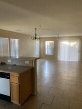 1142 Paradise Garden Dr in Henderson, NV - Building Photo - Building Photo