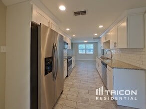 4460 49th Ave N in St. Petersburg, FL - Building Photo - Building Photo