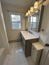 988 Prindle Rd in Charlotte, VT - Building Photo - Building Photo