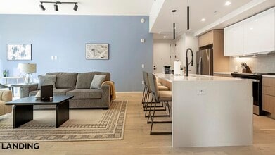 143 E Commerce St, Unit 706 in San Antonio, TX - Building Photo - Building Photo