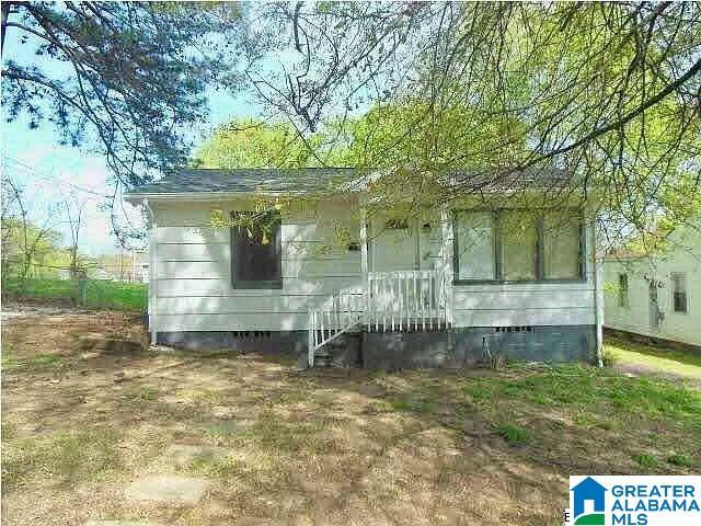 116 Cypress St in Hueytown, AL - Foto de edificio