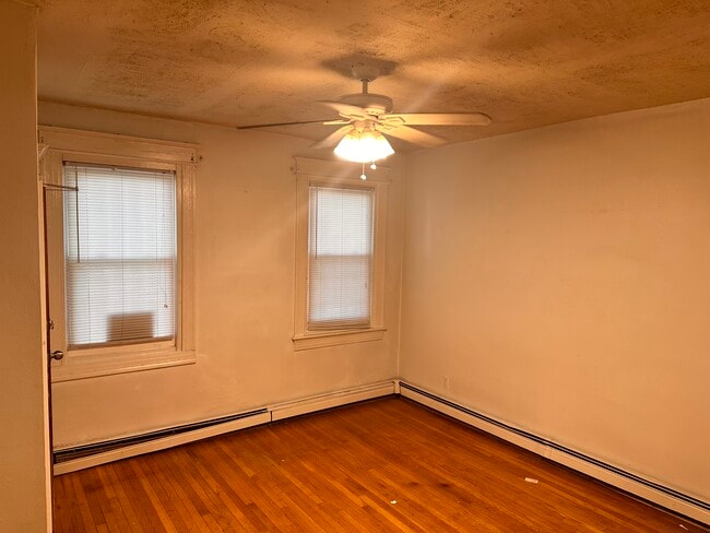 1643 W Virginia Ave NE, Unit 1