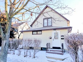 616 Vine St in Joliet, IL - Building Photo