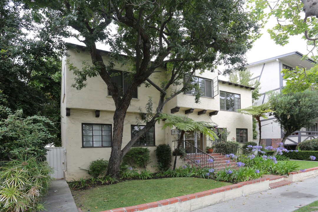 149 S Oakhurst Dr in Beverly Hills, CA - Building Photo