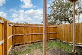 Mayfield Apartments in San Antonio, TX - Building Photo - Building Photo