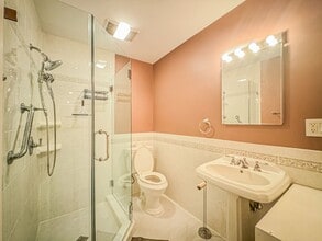 7315 W 82nd St in Los Angeles, CA - Building Photo - Building Photo