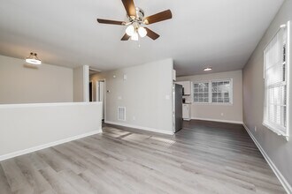 1669 Village Pl in Winston-Salem, NC - Building Photo - Building Photo