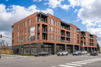 3207 N Narragansett Ave-Unit -203 in Chicago, IL - Building Photo - Building Photo