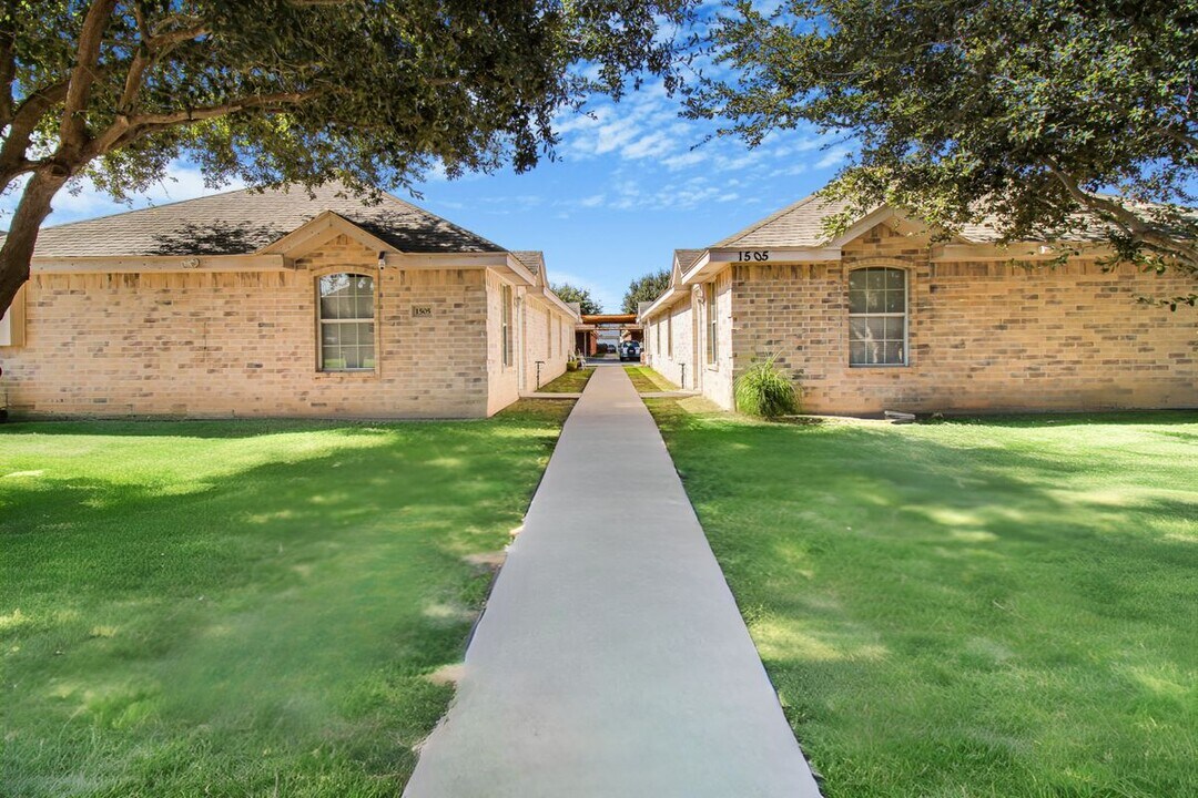 1505 Tampa St in Edinburg, TX - Foto de edificio