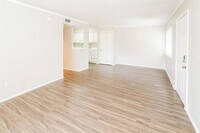12014 Mighty Oak Dr photo'