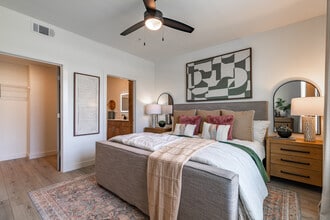 Grays Creek Apartments in Cordova, TN - Foto de edificio - Interior Photo