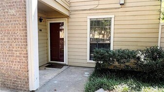 1907 Chasewood Cir in Arlington, TX - Building Photo