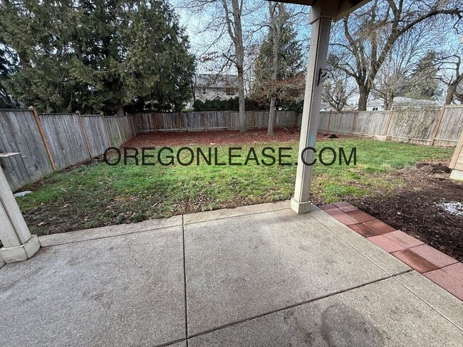 1994 Cedar Brook Dr in Eugene, OR - Building Photo - Building Photo
