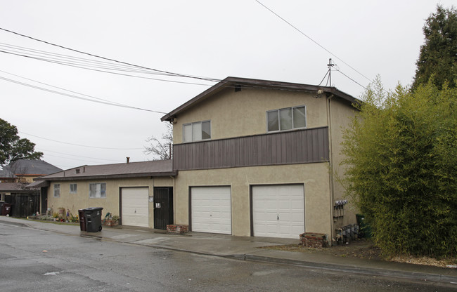 1892 Hill Ave in Hayward, CA - Foto de edificio - Building Photo