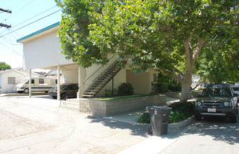 1200 W Victory Blvd in Burbank, CA - Building Photo - Building Photo