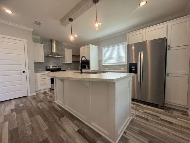 5715 Camelford Dr in Sarasota, FL - Building Photo - Building Photo