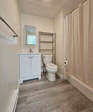 31 Leicester St, Unit 1 in Oxford, MA - Building Photo - Building Photo