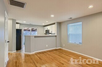 577 SW 207th Ave in Beaverton, OR - Building Photo - Building Photo