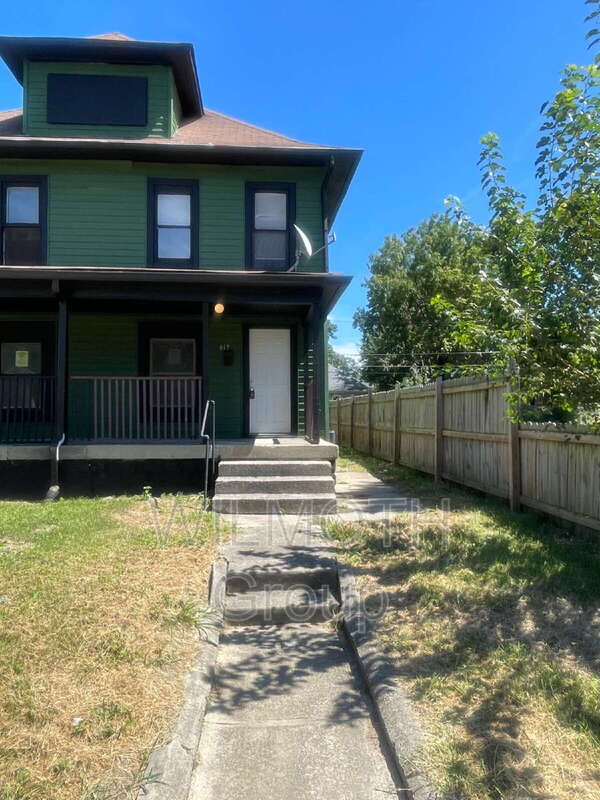 property at 613 N Tacoma Ave