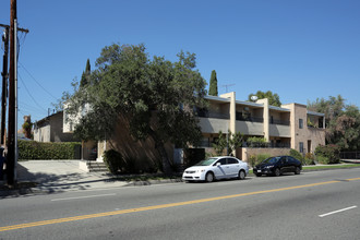 425 N Wilton Pl in Los Angeles, CA - Building Photo - Building Photo