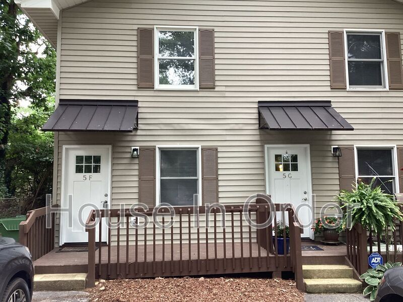 5 Rathfarnham Rd in Asheville, NC - Building Photo