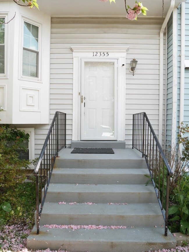 12355 Herrington Manor Dr in Silver Spring, MD - Building Photo - Building Photo