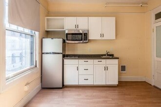 Everett Micro Lofts in Portland, OR - Building Photo - Building Photo