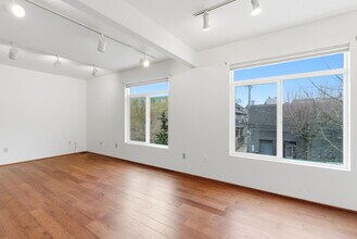 2275 NW Kearney St in Portland, OR - Building Photo - Building Photo