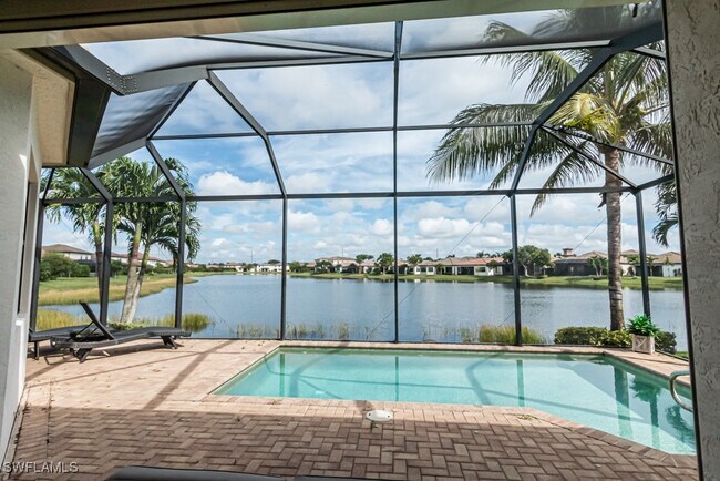 9267 Glenforest Dr in Naples, FL - Building Photo - Building Photo