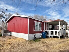 511 Dayton Cir in Los Lunas, NM - Building Photo