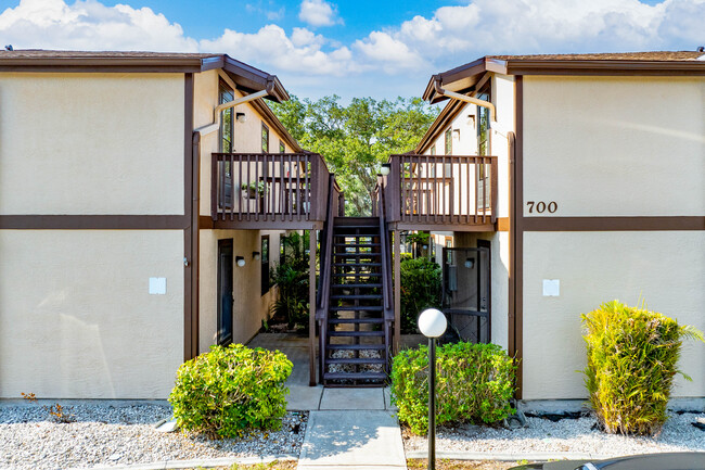 Cedar Woods in Port Charlotte, FL - Building Photo - Building Photo