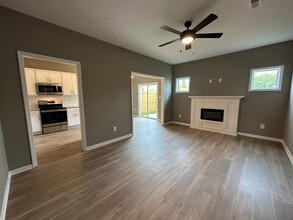 Kingsley Park Townhomes in Fayetteville, NC - Building Photo - Building Photo