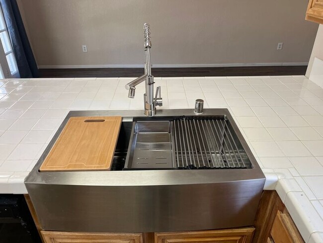 24431 Ridgewood Rd in Murrieta, CA - Building Photo - Building Photo