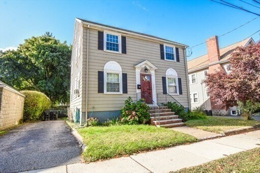property at 7 Hilltop Rd