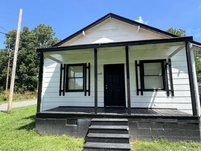 property at 101 E Hartford Ave