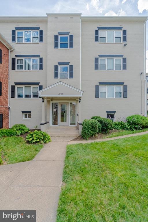 property at 3043 Patrick Henry Dr