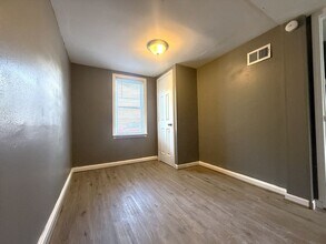 223 La Motte Ln in Ferguson, MO - Building Photo - Building Photo